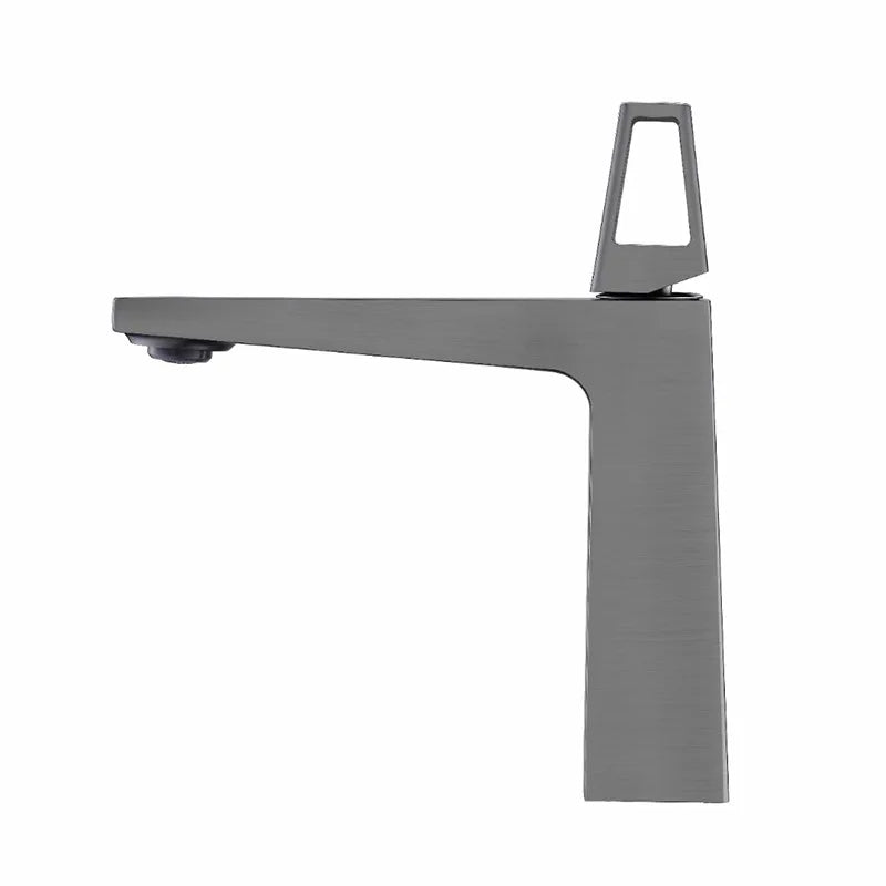 Quatro-Single hole bathroom faucet