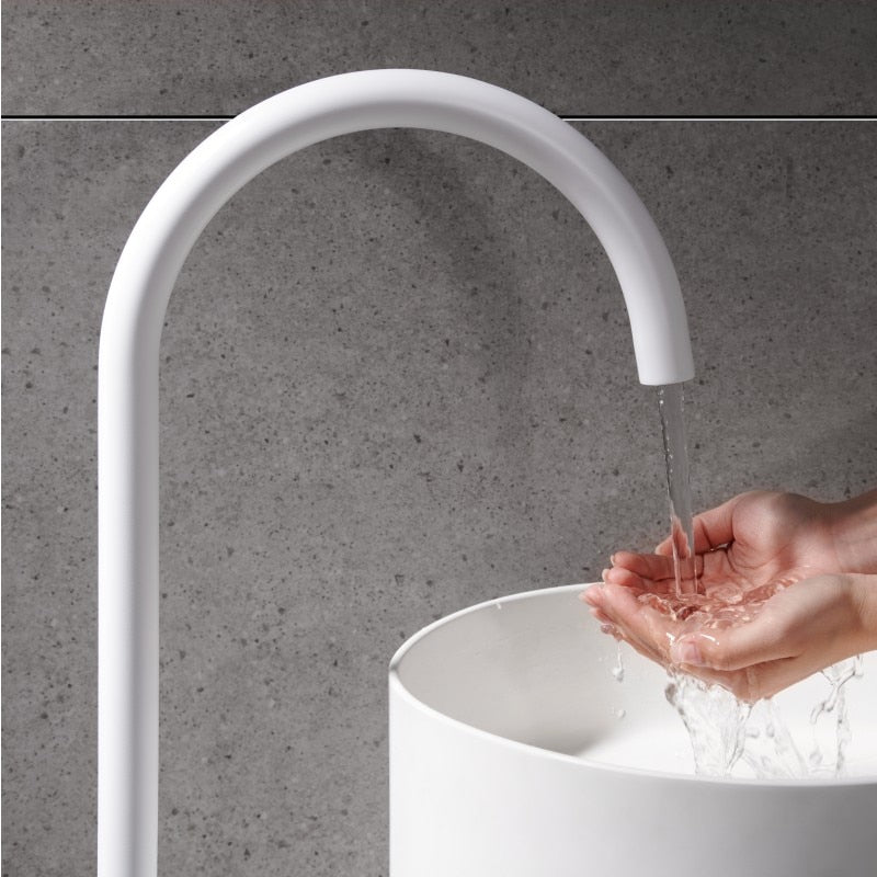 Floor mounted Pewdestal Basin Faucet