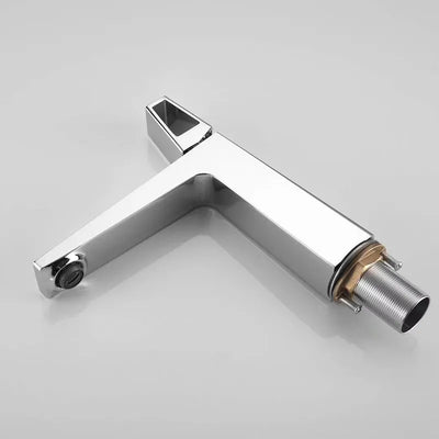 Quatro-Single hole bathroom faucet