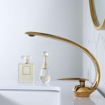 Brushed Gold Wash basin Faucet Single Handle Hole Hot and Cold Waterfall Faucet